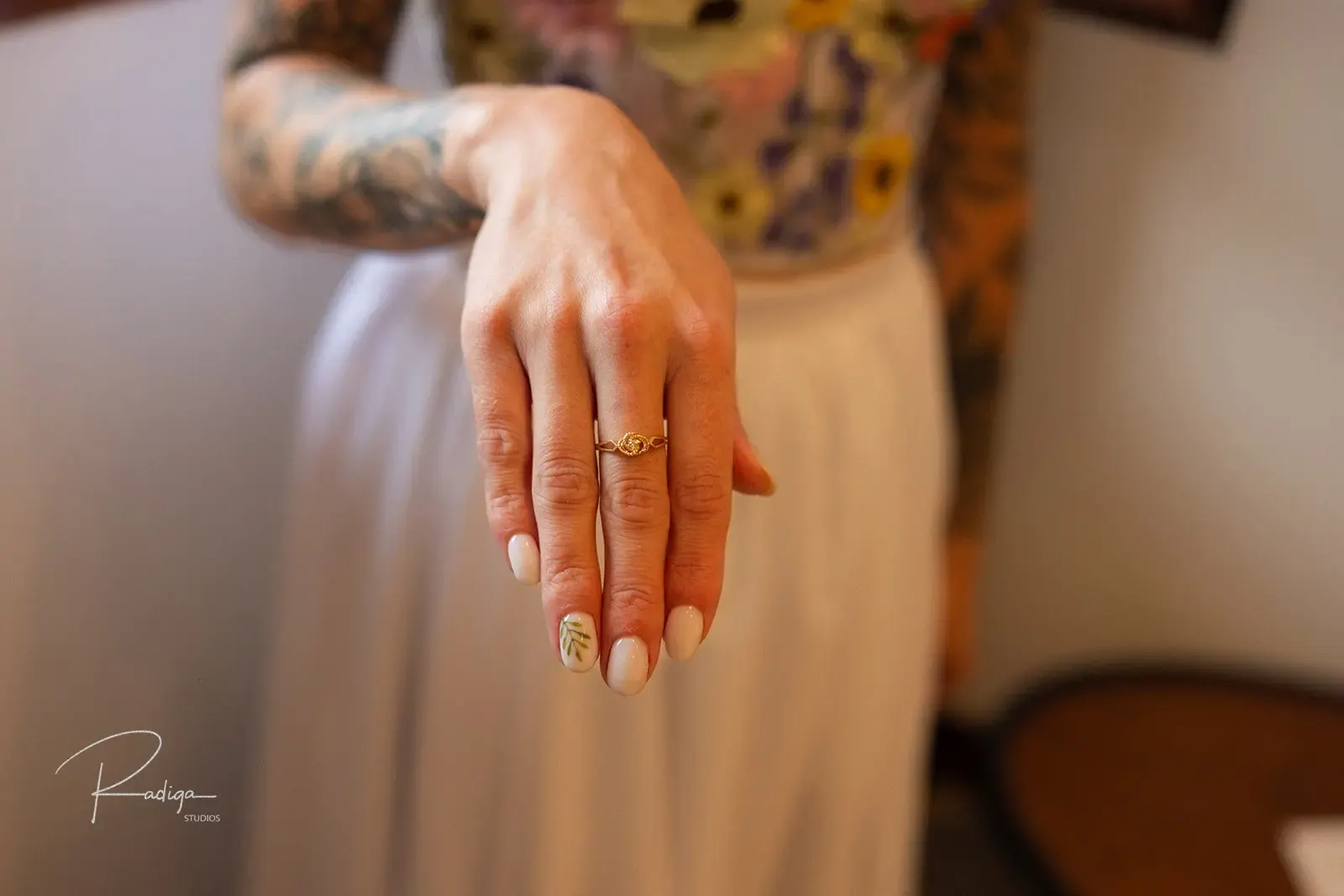 Close-up of the bride's engagement ring